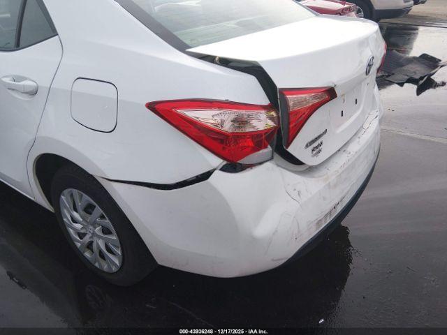 Toyota Corolla Le Image 14