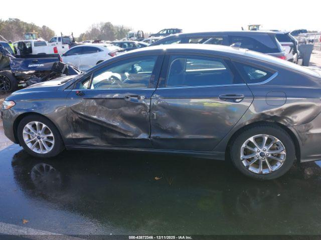 Ford Fusion Se Image 8