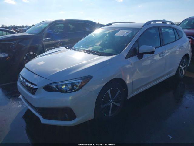 Subaru Impreza Premium 5-door Image 17