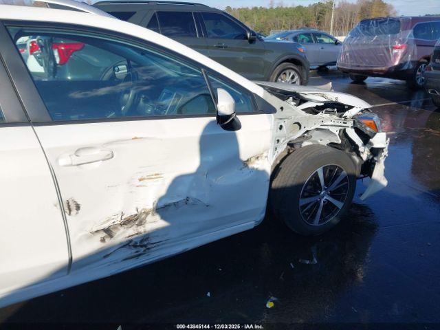 Subaru Impreza Premium 5-door Image 11