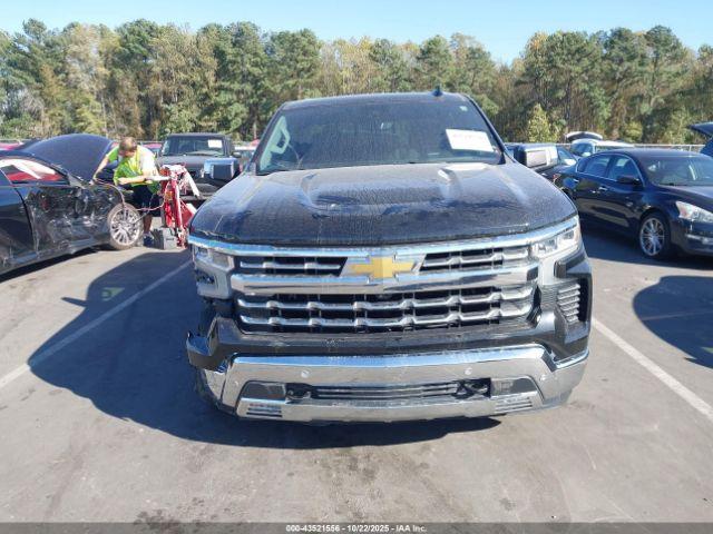 Chevrolet Silverado 1500 4wd  Short Bed Ltz Image 3