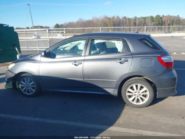 Toyota Matrix Image 11