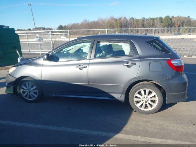 Toyota Matrix Image 11