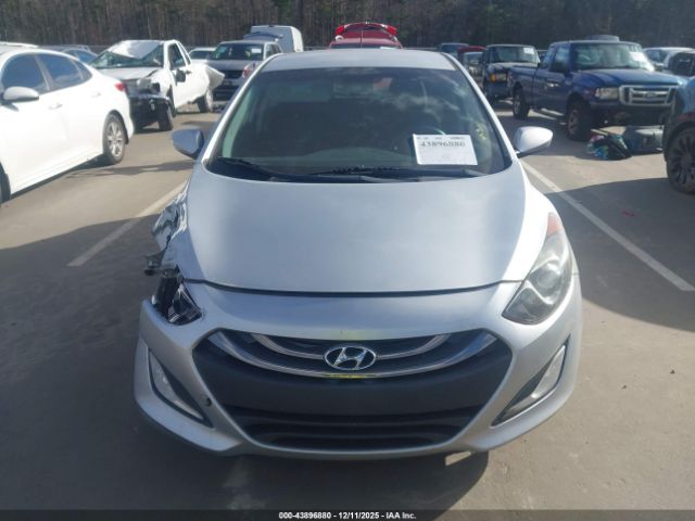 Hyundai ELANTRA Image 12