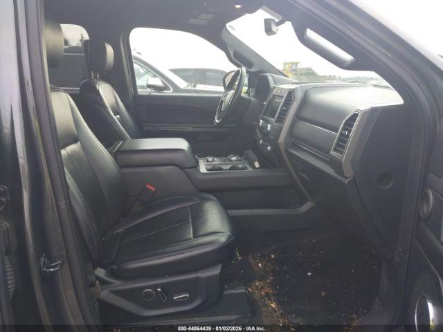 Ford Expedition Xlt Image 4