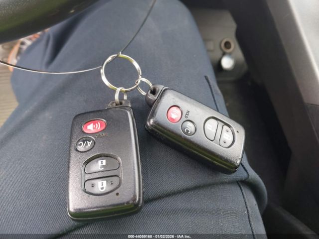 Toyota Prius Three Image 10