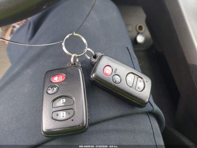 Toyota Prius Three Image 10