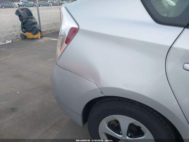 Toyota Prius Three Image 20