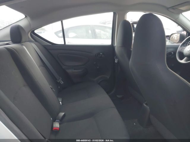 Nissan Versa 1.6 S Image 10