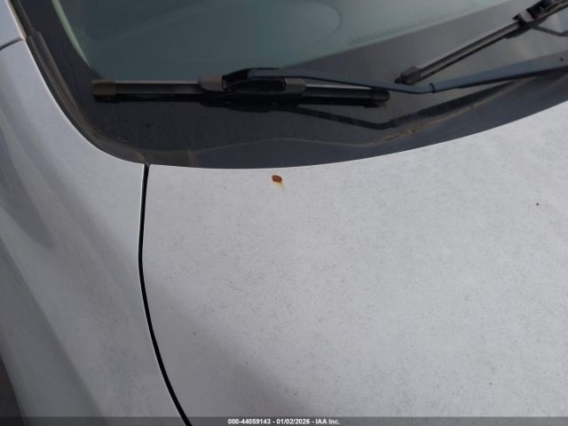 Nissan Versa 1.6 S Image 11