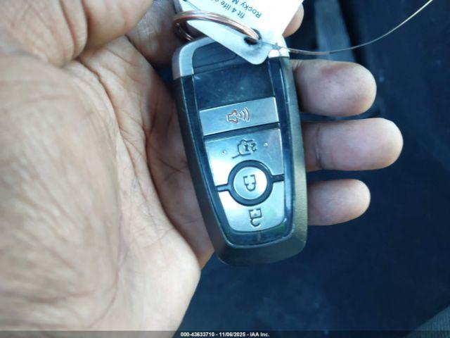 Ford Explorer Xlt Image 10