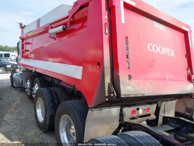 Peterbilt 567 Image 5