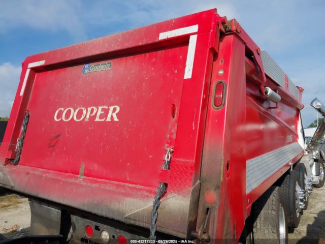 Peterbilt 567 Image 7