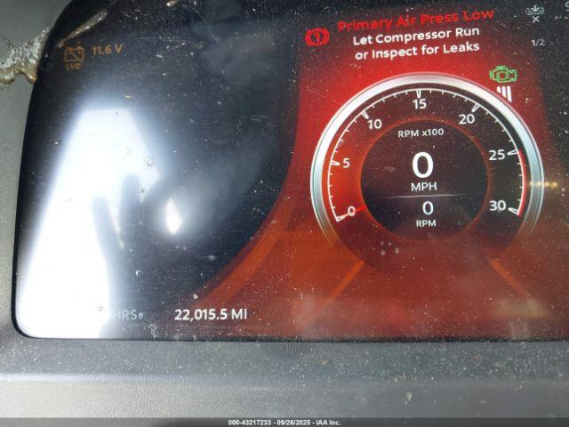 Peterbilt 567 Image 10