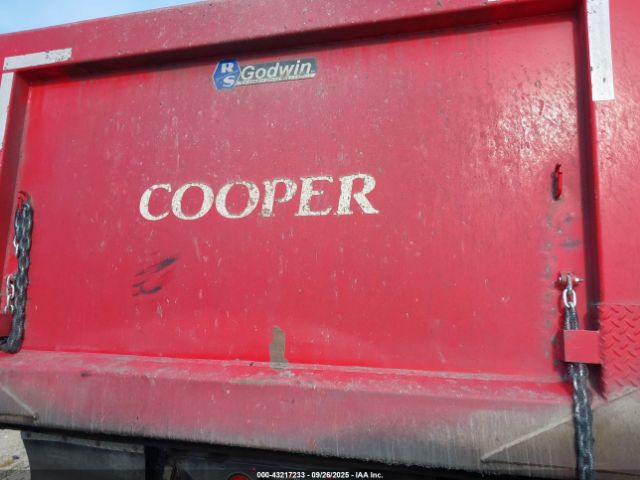 Peterbilt 567 Image 8