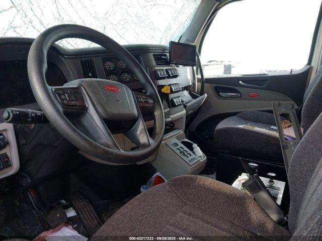 Peterbilt 567 Image 2