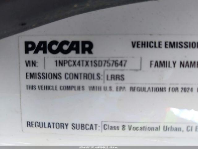 Peterbilt 567 Image 9