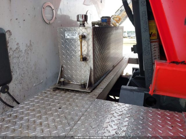 Peterbilt 567 Image 18