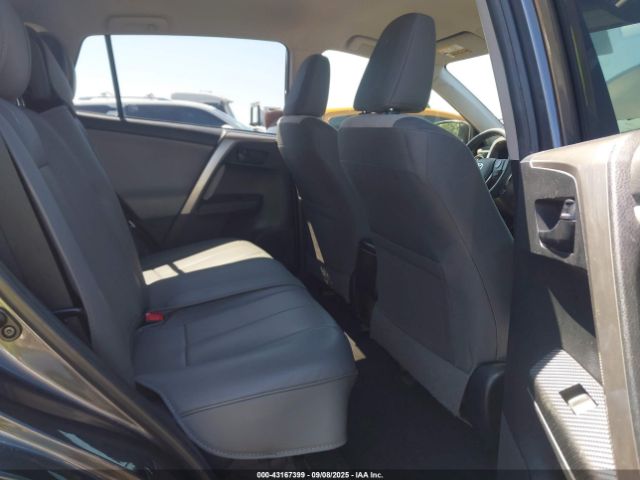 Toyota RAV4 Le Image 14