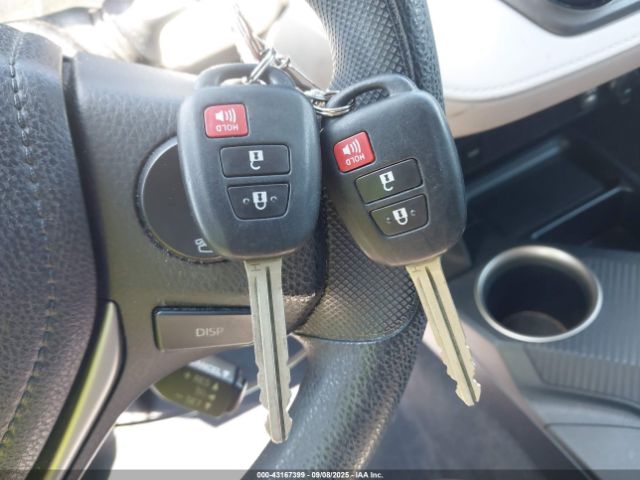 Toyota RAV4 Le Image 6