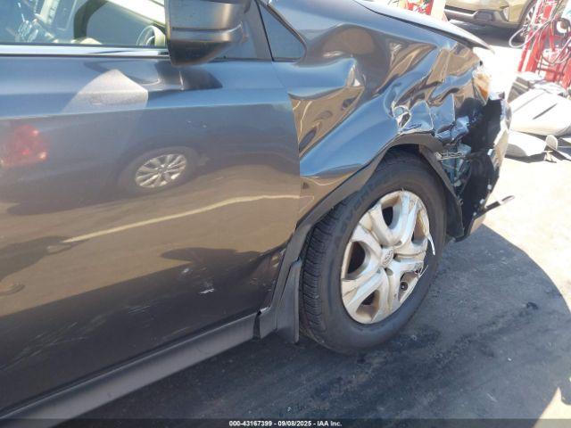 Toyota RAV4 Le Image 10