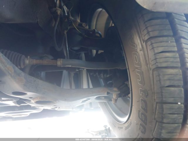 Toyota RAV4 Le Image 18