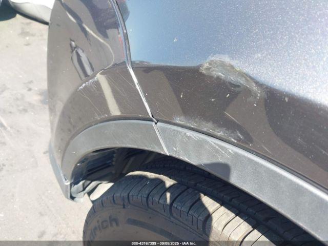 Toyota RAV4 Le Image 16