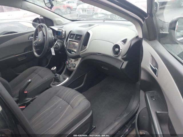 Chevrolet Sonic Lt Manual Image 6