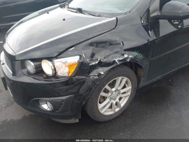 Chevrolet Sonic Lt Manual Image 16