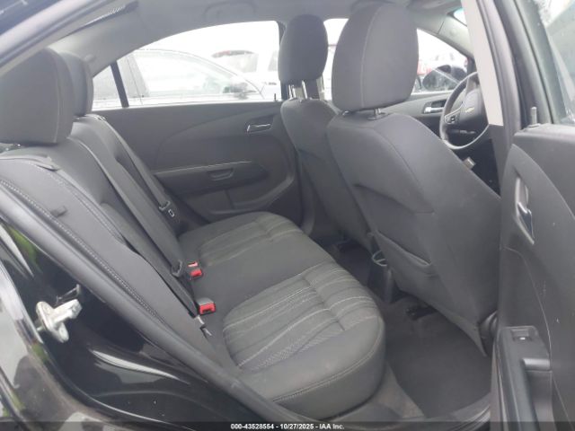 Chevrolet Sonic Lt Manual Image 12