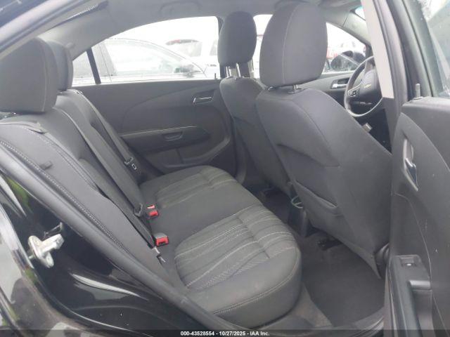 Chevrolet Sonic Lt Manual Image 12