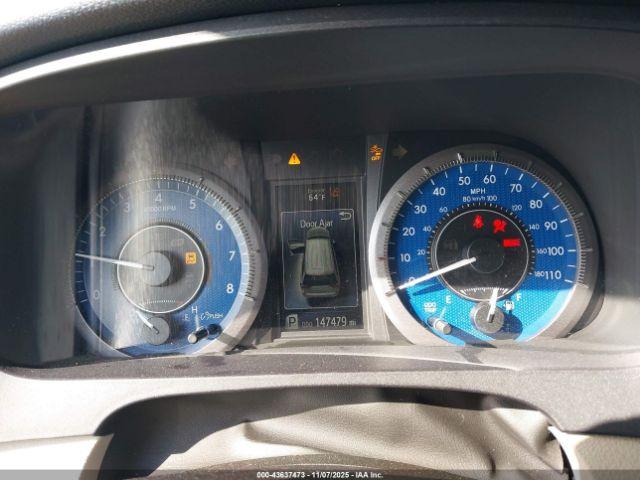 Toyota Sienna Xle 8 Passenger Image 8