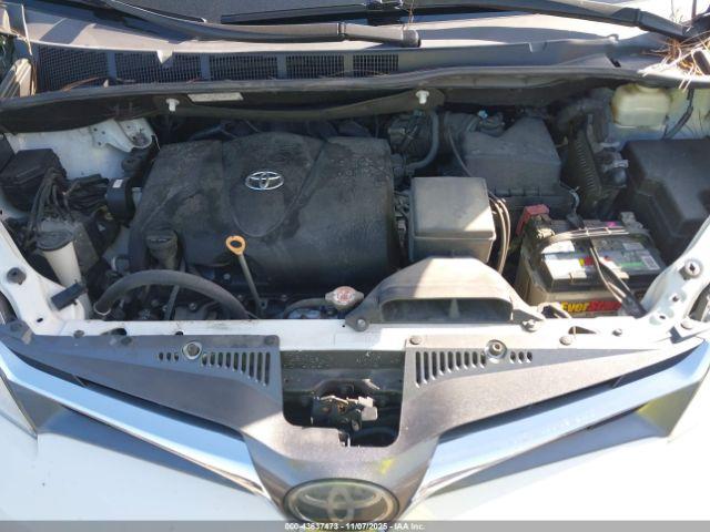 Toyota Sienna Xle 8 Passenger Image 12