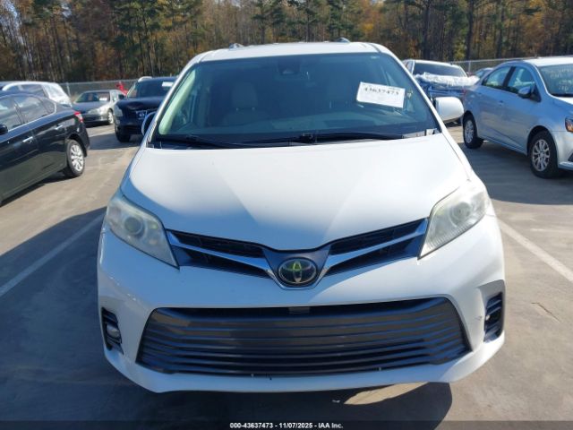 Toyota Sienna Xle 8 Passenger Image 7