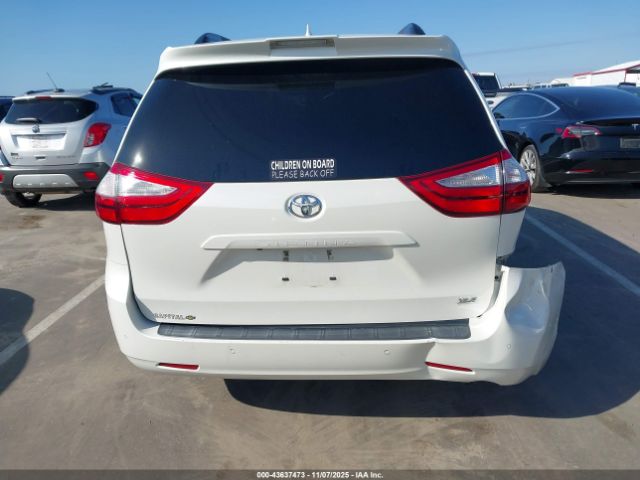 Toyota Sienna Xle 8 Passenger Image 9