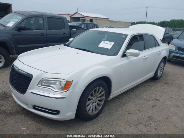 Chrysler 300 Image 2