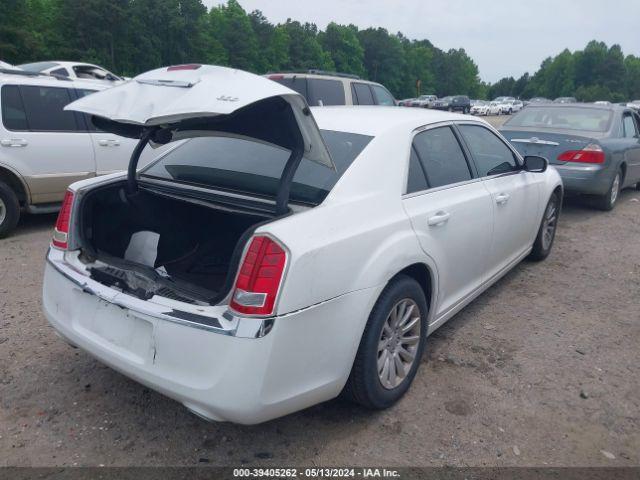 Chrysler 300 Image 11