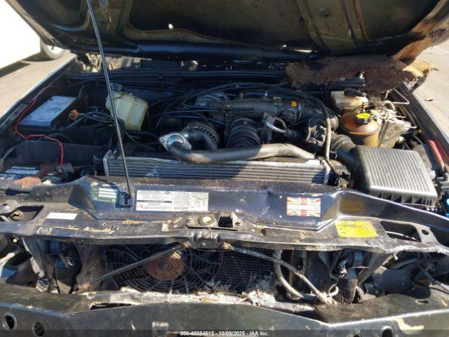 Land Rover Discovery Image 7