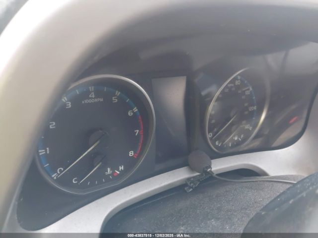 Toyota RAV4 Xle Image 6