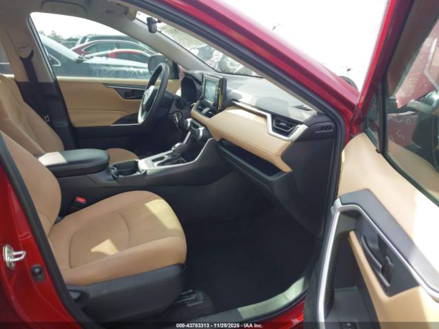 Toyota RAV4 Le Image 6