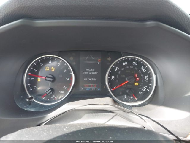 Toyota RAV4 Le Image 7