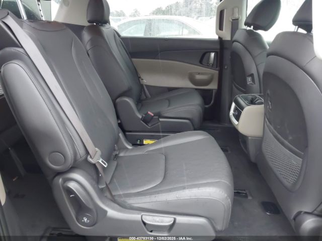 Kia Carnival Ex Image 3
