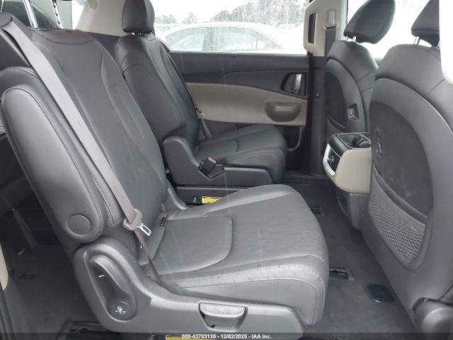 Kia Carnival Ex Image 3