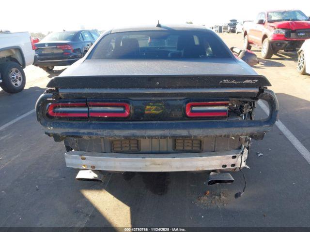 Dodge Challenger Image 2