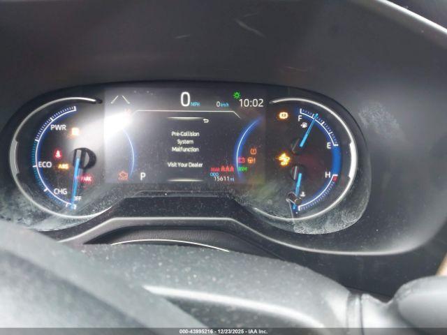 Toyota RAV4 Le Image 5