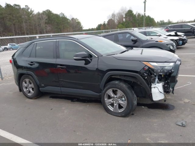 Toyota RAV4 Le Image 13