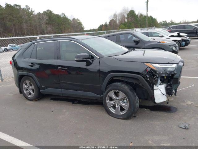 Toyota RAV4 Le Image 13