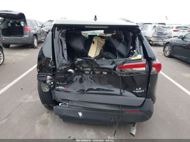 Toyota RAV4 Le Image 14