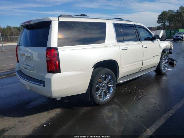 Chevrolet Suburban 1500 Ltz Image 2