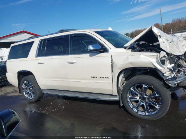 Chevrolet Suburban 1500 Ltz Image 11